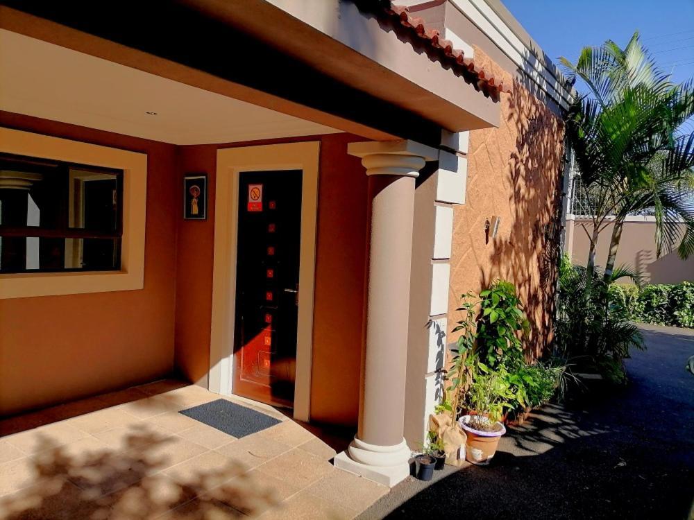 Illovo Beach House Amanzimtoti Buitenkant foto